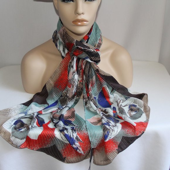 New & Tag Vince Camuto Long Rectangle Flower Scarf - Picture 8 of 14